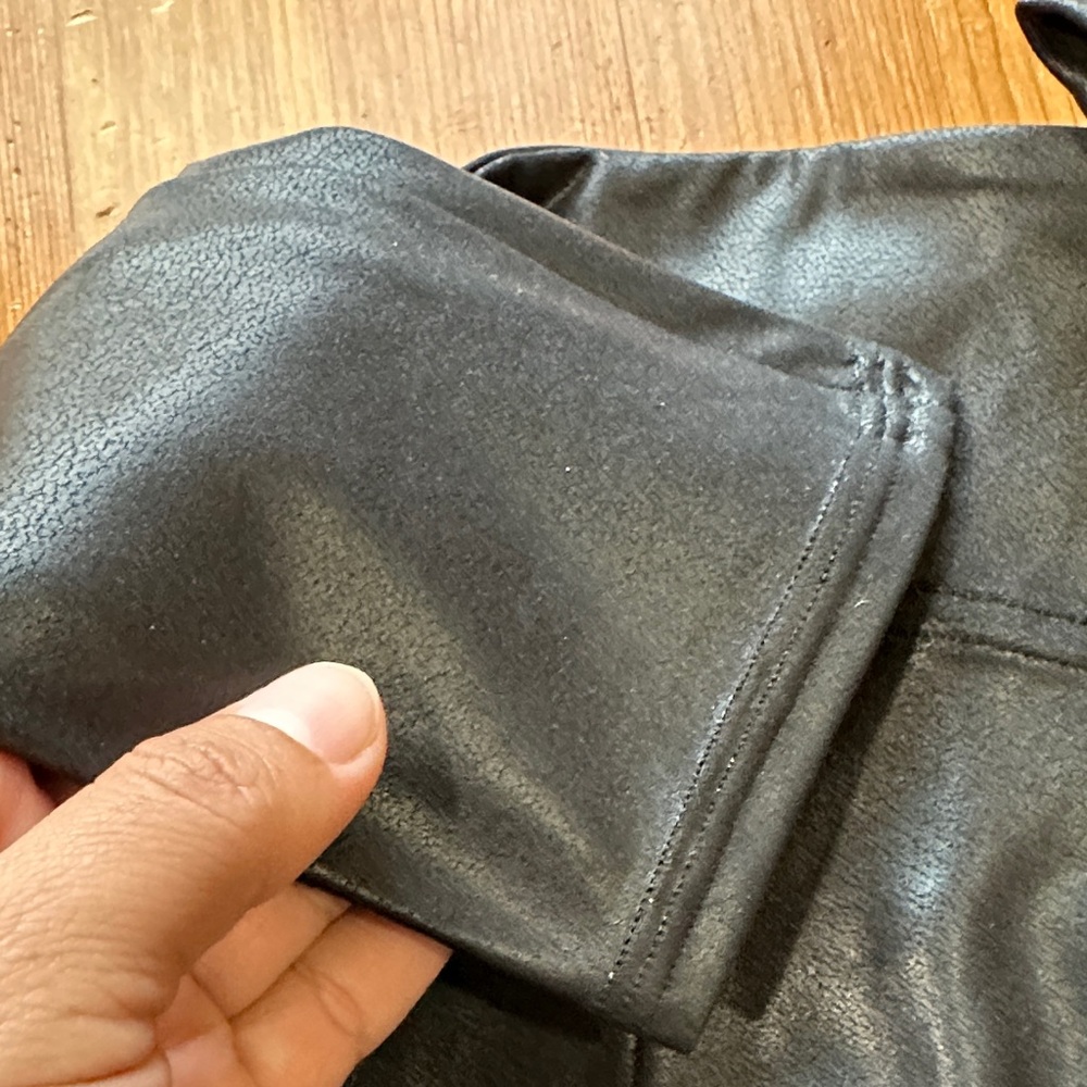 SPANX Shiny Black Leggings - Picture 11 of 12